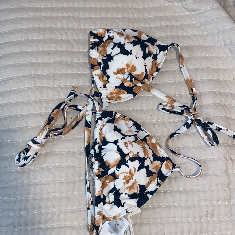 Abercrombie Criss-Cross Halter Triangle Bikini Top in Green and Peach Floral